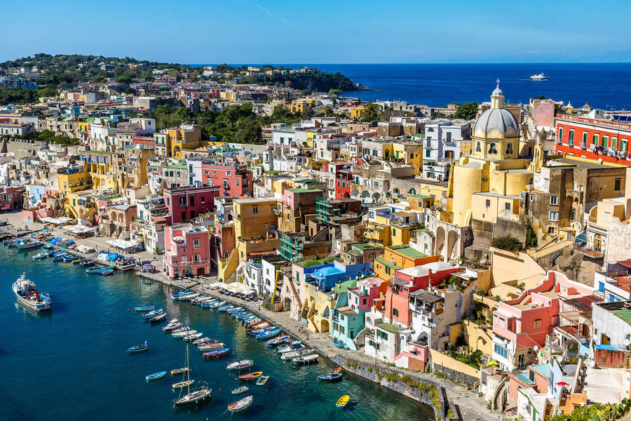 Tendenze Moda di Agosto 2024: I Consigli di Marisa Castaldini